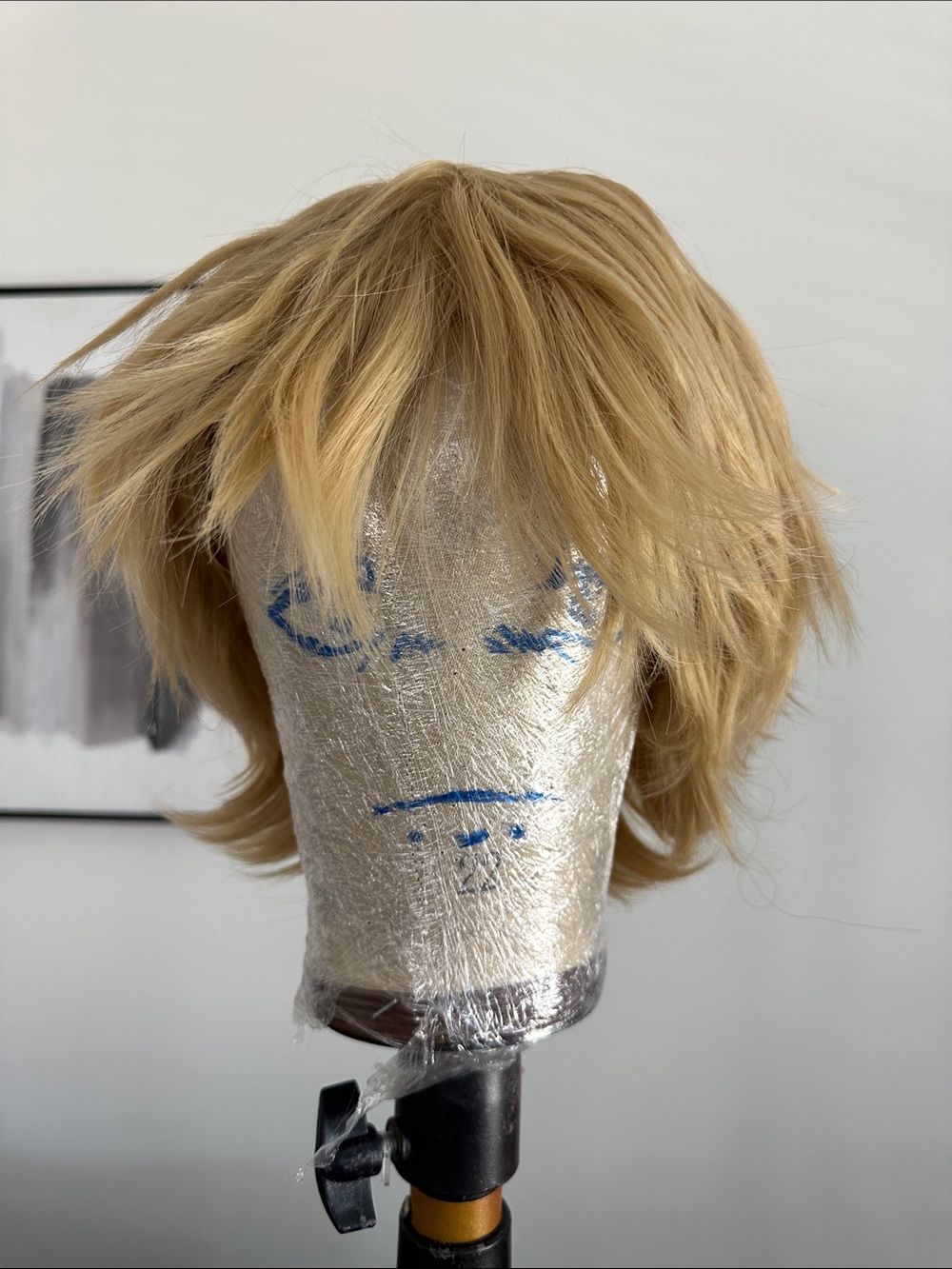 Blonde Short Layered Women's Wig - Natural Honey Blonde